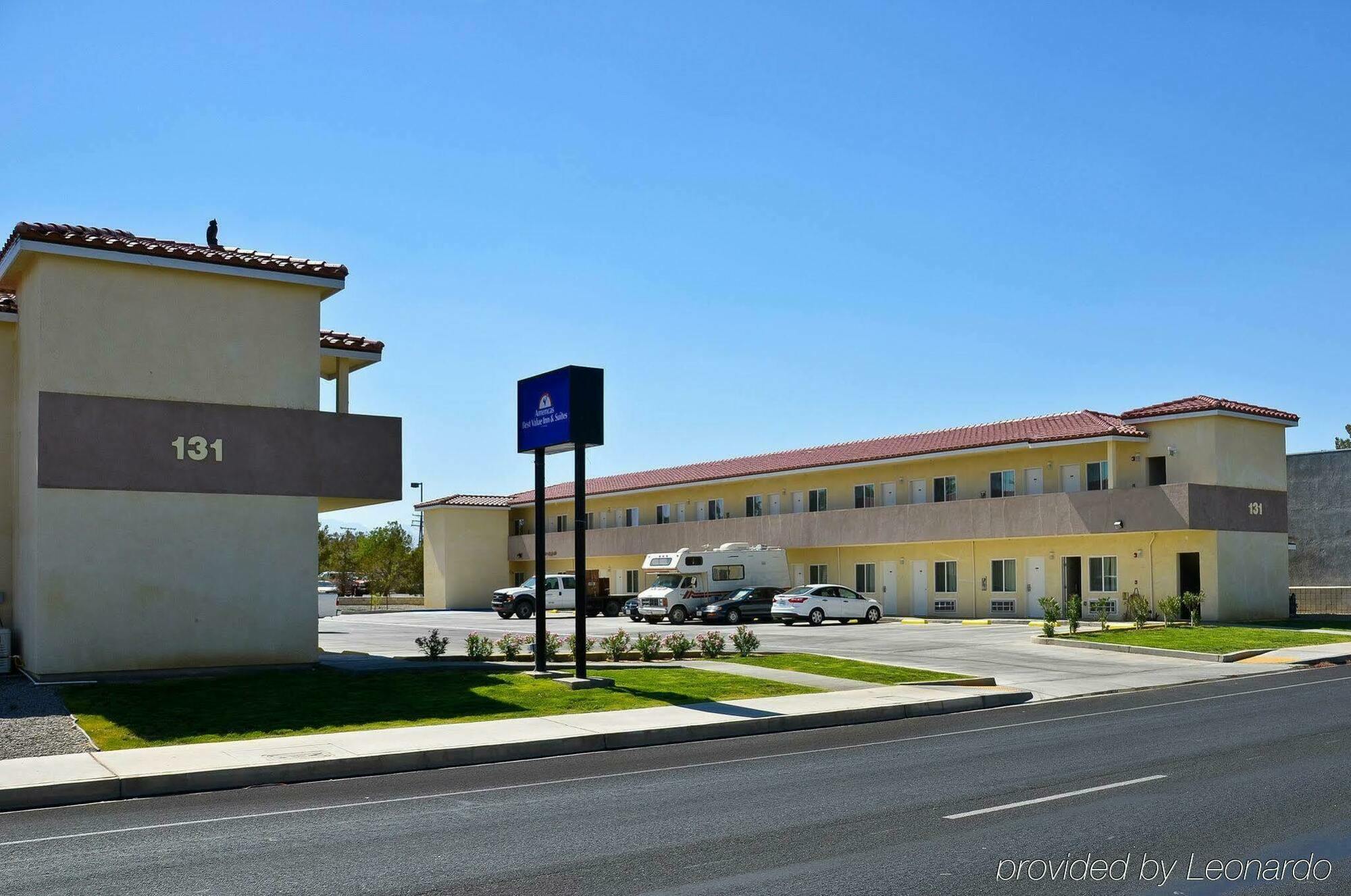 Baymont By Wyndham Ridgecrest Motel Exterior photo